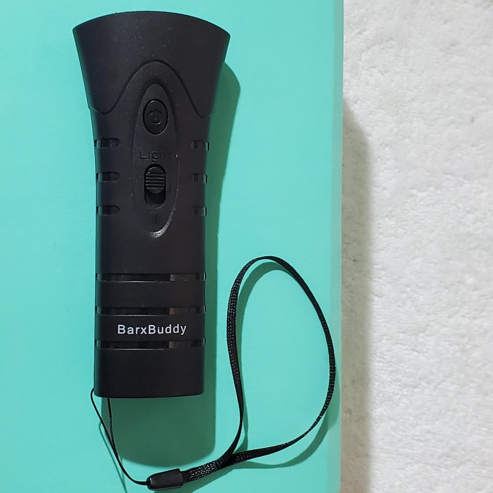 NWOT: BarxBuddy Anti Barking Ultrasonic Sound with LED Lights and Strap Device